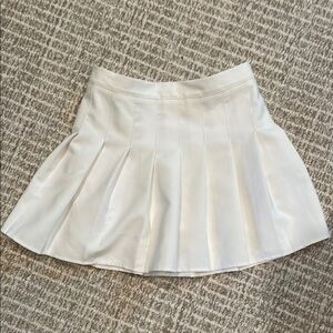 Elegant White Pleated Skirt with shorts underneath Sz Med
